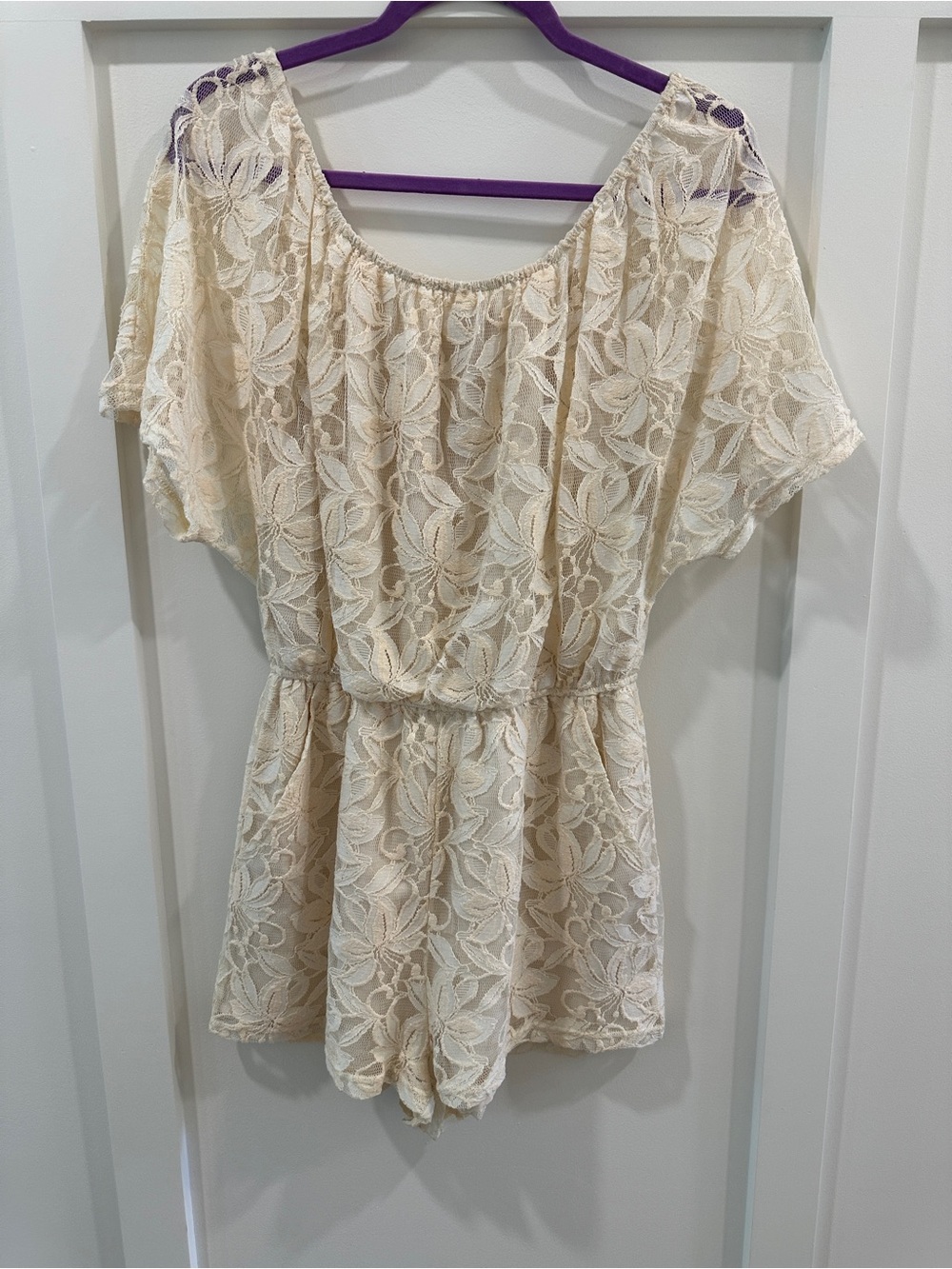 5/48 Romantic Cream Floral Lace Romper Size M
